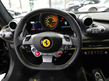FERRARI F8 Spider RACING-SEATS LIFT PASSENGER-DISPLAY