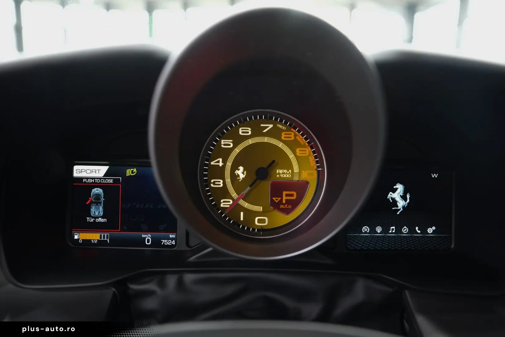 FERRARI F8 Spider RACING-SEATS LIFT PASSENGER-DISPLAY