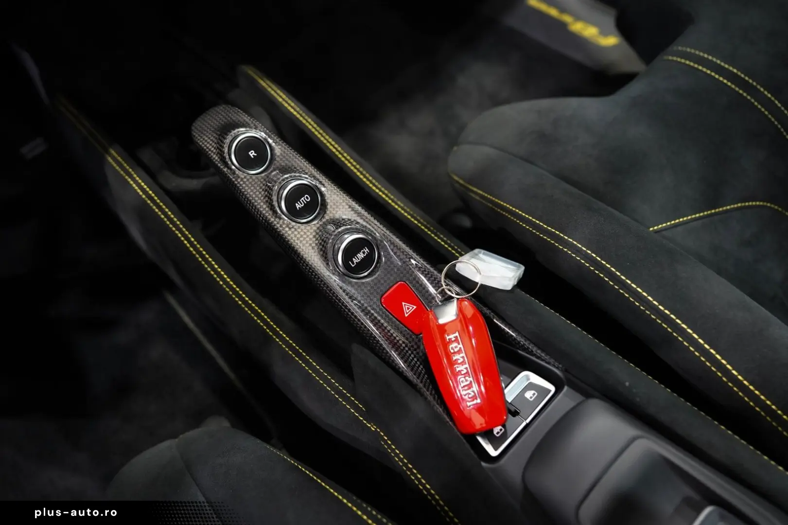 FERRARI F8 Spider RACING-SEATS LIFT PASSENGER-DISPLAY