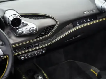 FERRARI F8 Spider RACING-SEATS LIFT PASSENGER-DISPLAY