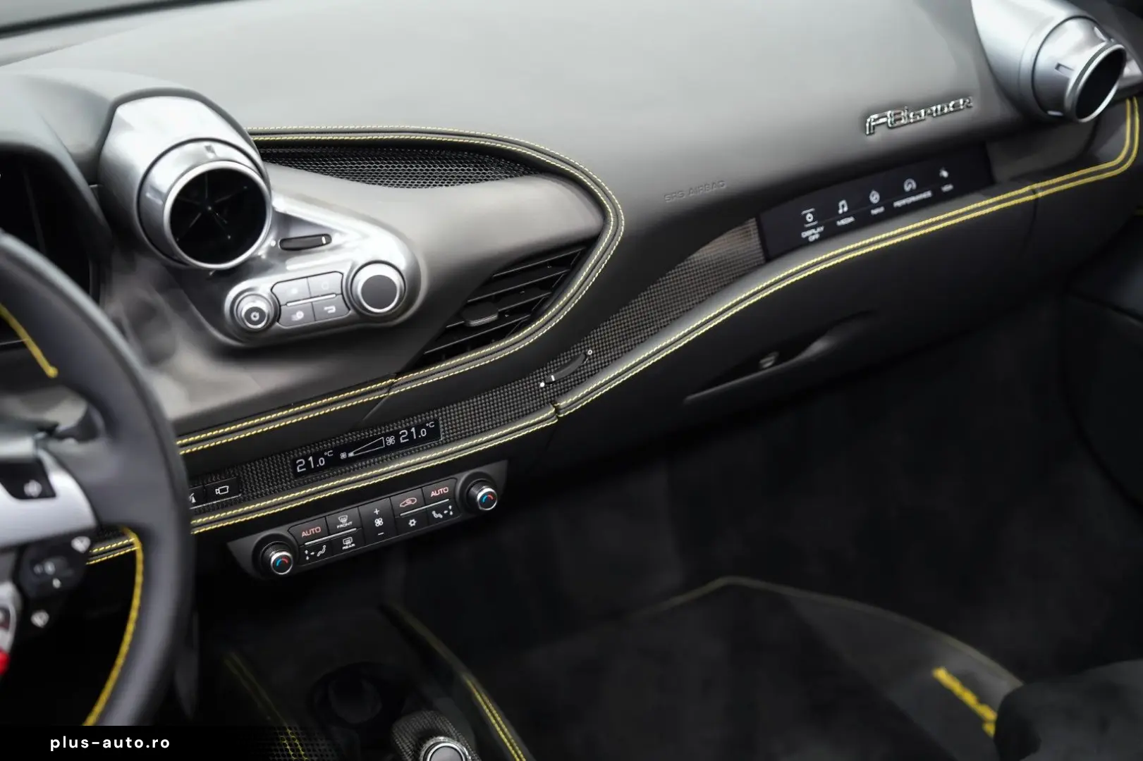 FERRARI F8 Spider RACING-SEATS LIFT PASSENGER-DISPLAY