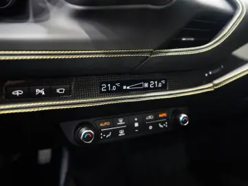 FERRARI F8 Spider RACING-SEATS LIFT PASSENGER-DISPLAY