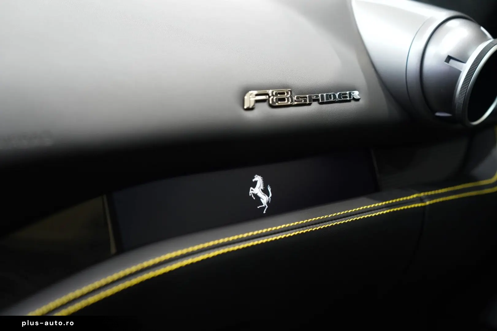 FERRARI F8 Spider RACING-SEATS LIFT PASSENGER-DISPLAY