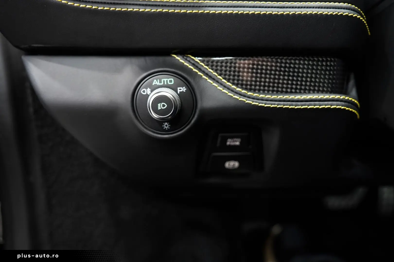 FERRARI F8 Spider RACING-SEATS LIFT PASSENGER-DISPLAY
