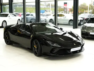 FERRARI F8 Spider RACING-SEATS LIFT PASSENGER-DISPLAY