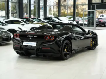 FERRARI F8 Spider RACING-SEATS LIFT PASSENGER-DISPLAY