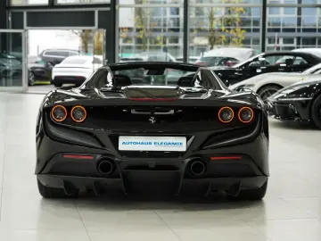 FERRARI F8 Spider RACING-SEATS LIFT PASSENGER-DISPLAY