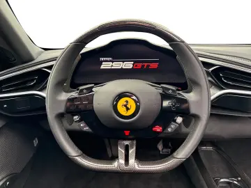 FERRARI 296 GTS  20'' Schmiedefelge Premium HiFi
