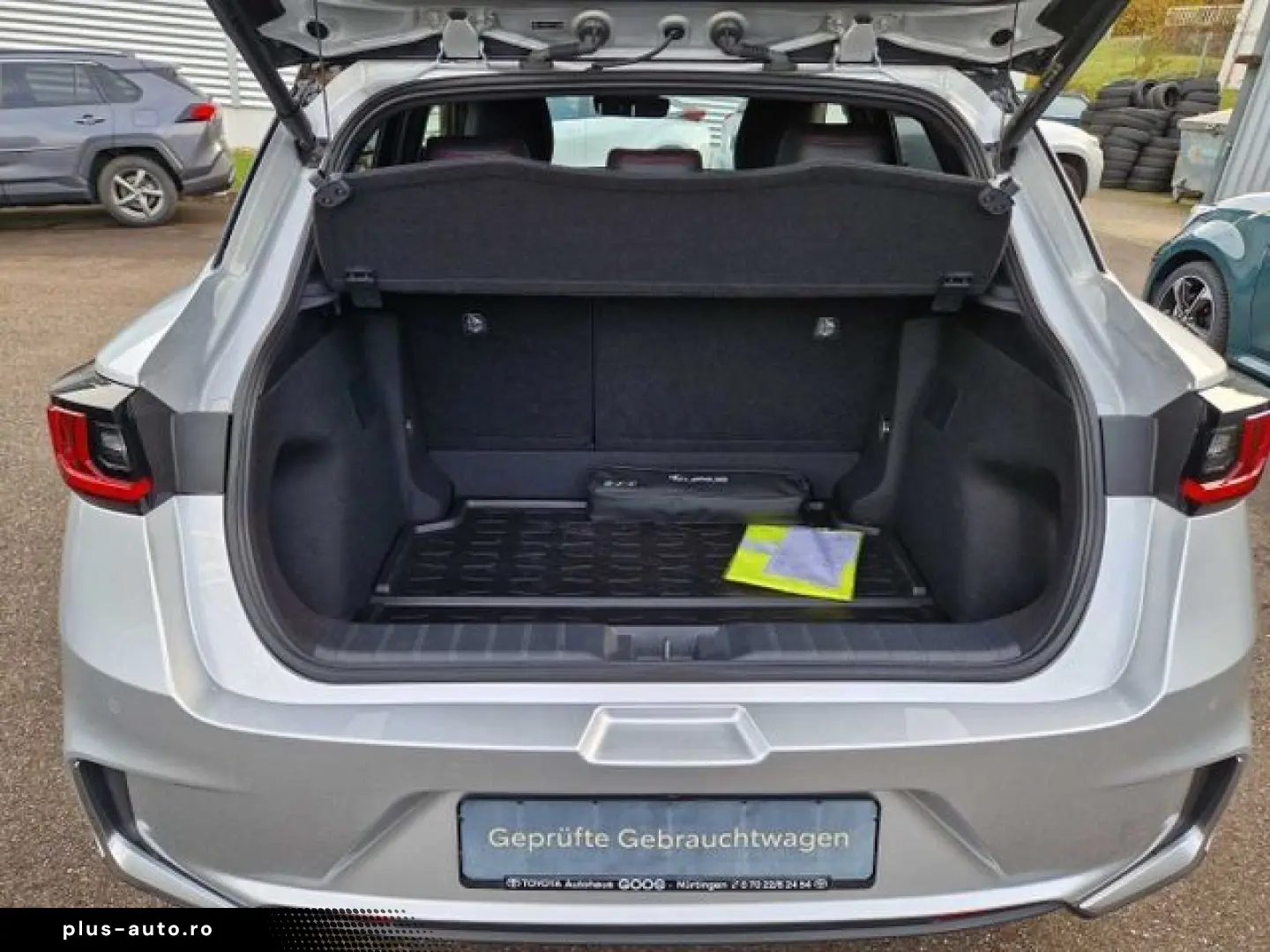 LEXUS LBX FWD Emotion Technologie Paket Navi Digitales