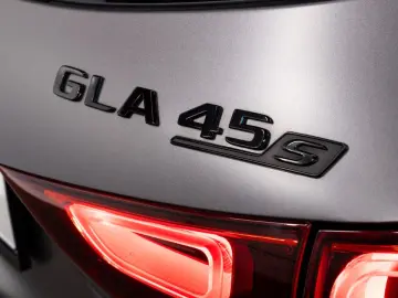 MERCEDES-BENZ GLA 45 AMG S 4MATIC