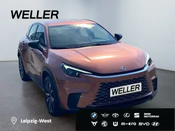 LEXUS LBX FWD  LED ACC RCam SHZ CarPlay SmartKey PDC