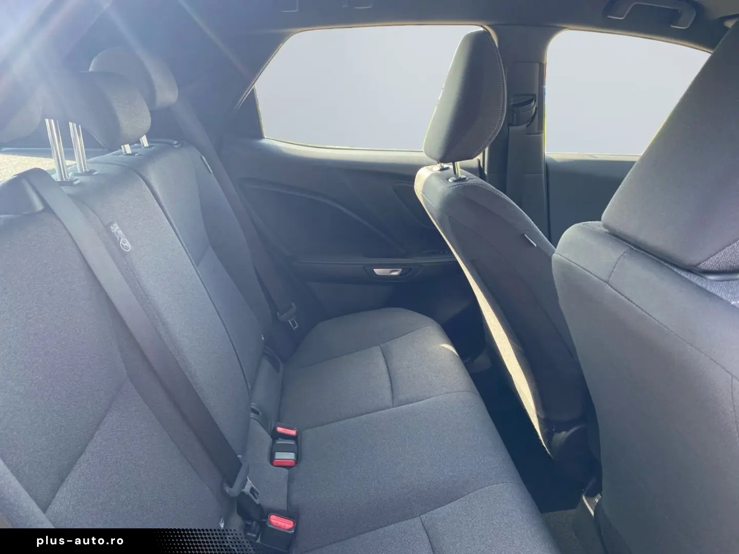 LEXUS LBX FWD  LED ACC RCam SHZ CarPlay SmartKey PDC