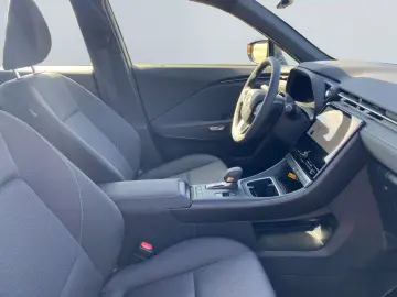 LEXUS LBX FWD  LED ACC RCam SHZ CarPlay SmartKey PDC