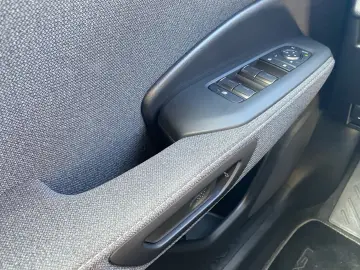 LEXUS LBX FWD  LED ACC RCam SHZ CarPlay SmartKey PDC