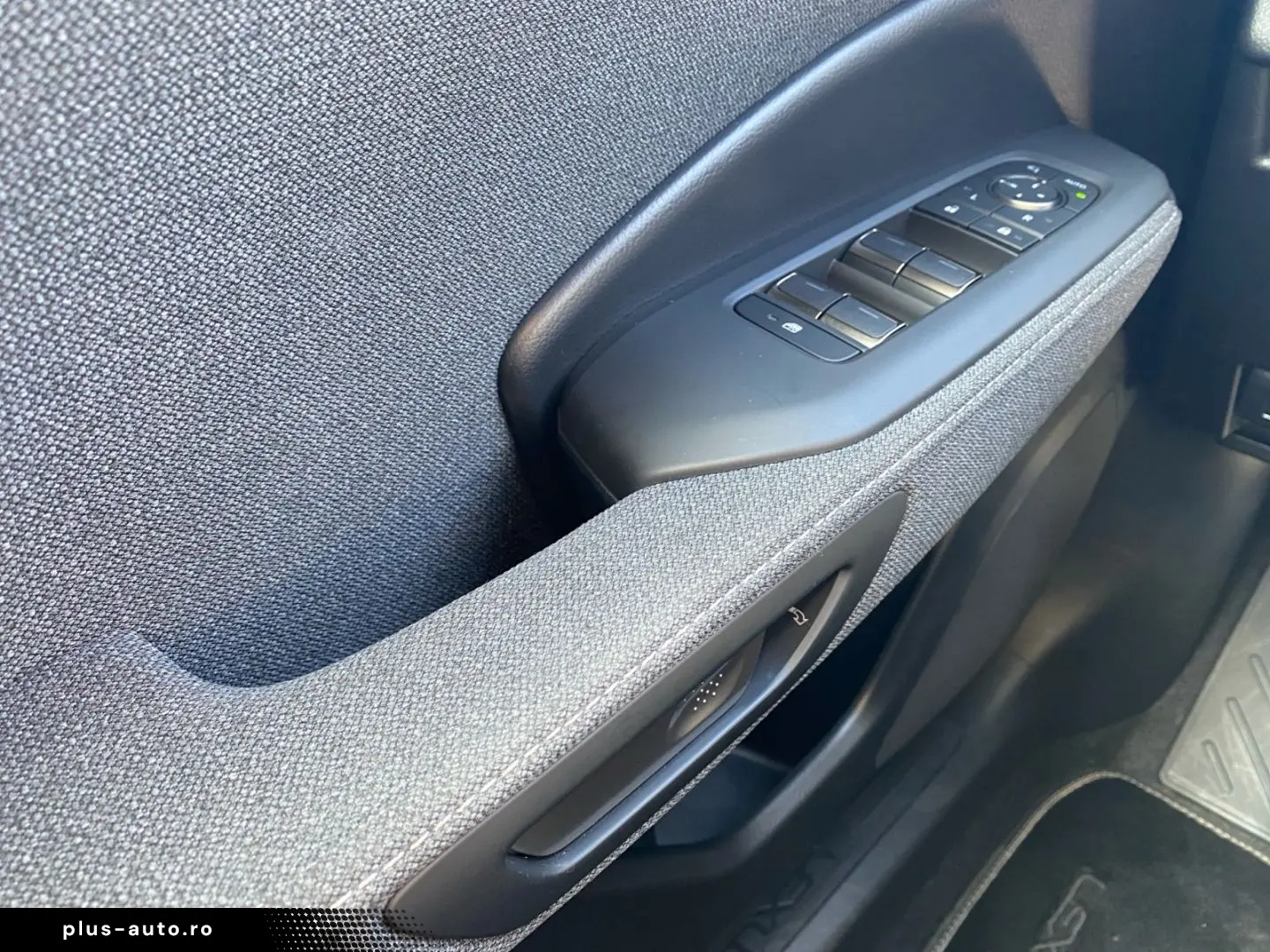 LEXUS LBX FWD  LED ACC RCam SHZ CarPlay SmartKey PDC