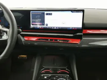 BMW 520d xDrive M Sport HUD ACC 360  webasto