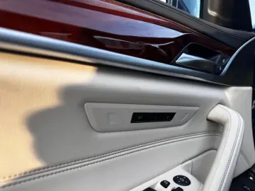 BMW 530e Limousine Individual HUD ventilatie