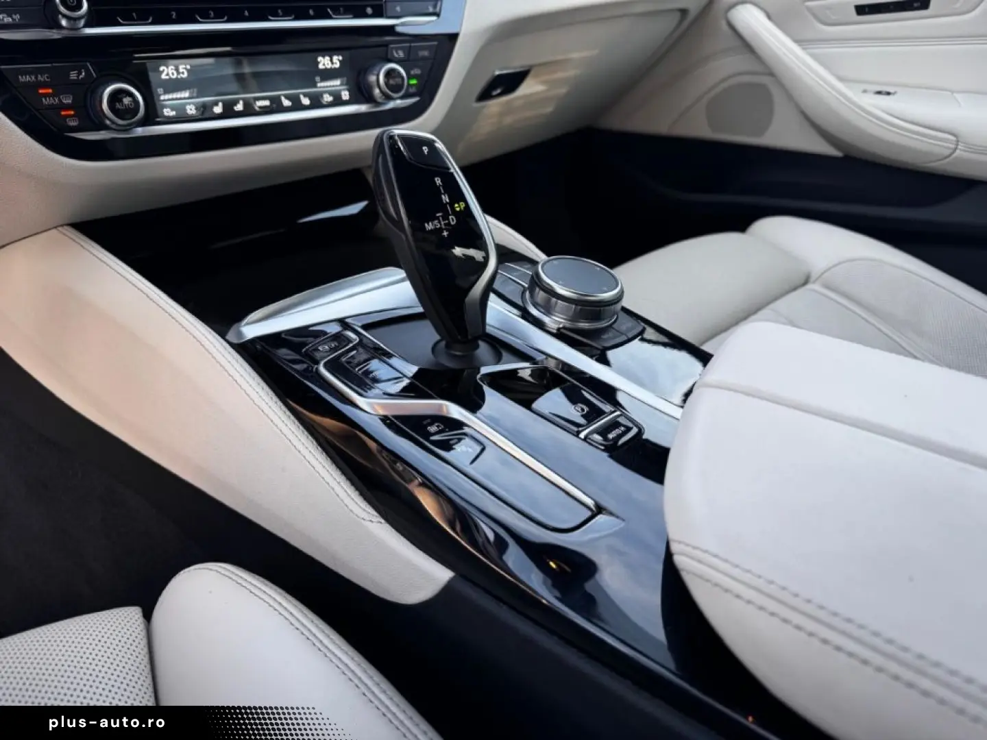 BMW 530e Limousine Individual HUD ventilatie