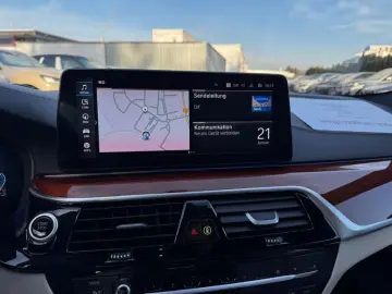 BMW 530e Limousine Individual HUD ventilatie