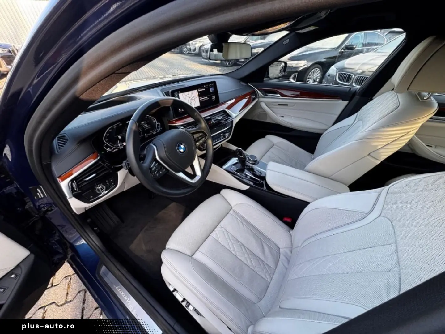 BMW 530e Limousine Individual HUD ventilatie