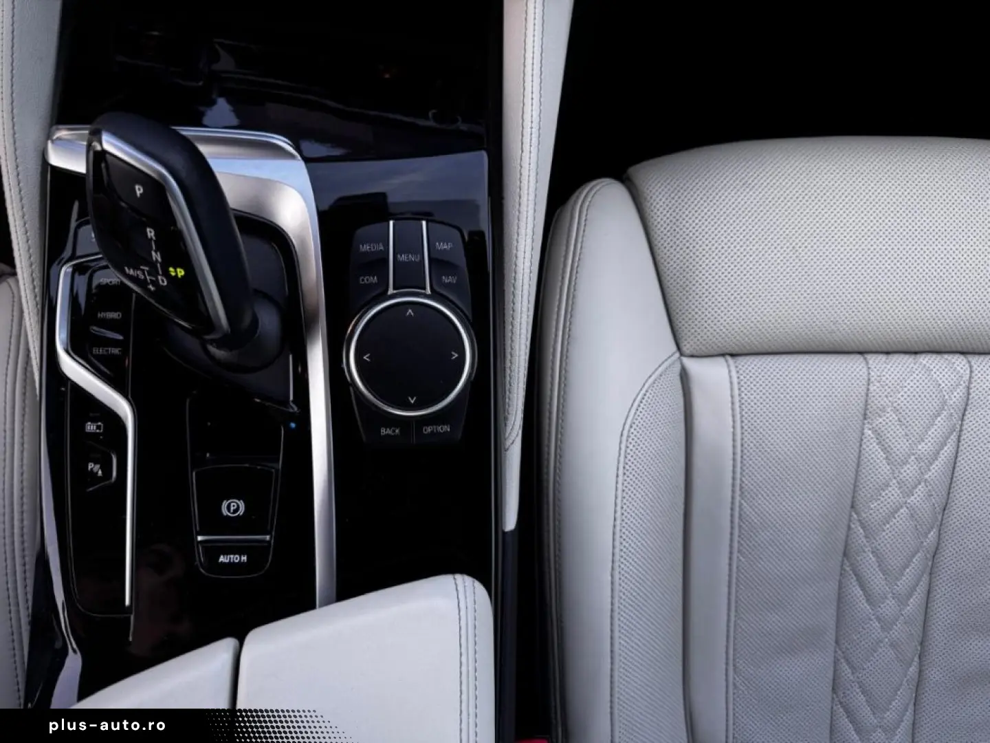 BMW 530e Limousine Individual HUD ventilatie