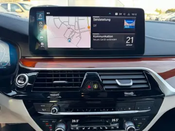 BMW 530e Limousine Individual HUD ventilatie