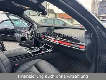 BMW 740 d xDrive M Sport G70 SKY LOUN HUP Voll...