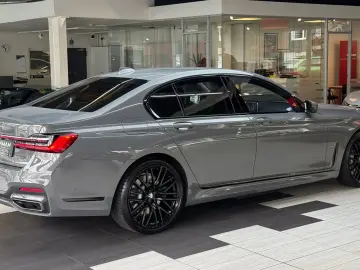 BMW 750 i xDri M-Sport Laser Head-Up StHzg H&K 3xTV