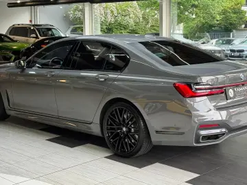 BMW 750 i xDri M-Sport Laser Head-Up StHzg H&K 3xTV