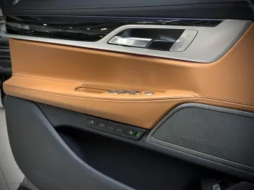 BMW 750 i xDri M-Sport Laser Head-Up StHzg H&K 3xTV