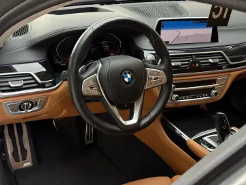 BMW 750 i xDri M-Sport Laser Head-Up StHzg H&K 3xTV