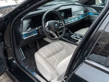 BMW 740d M SPORT.INDIVIDUAL.MASSAGE.SOFTCL.SKY.B&W.