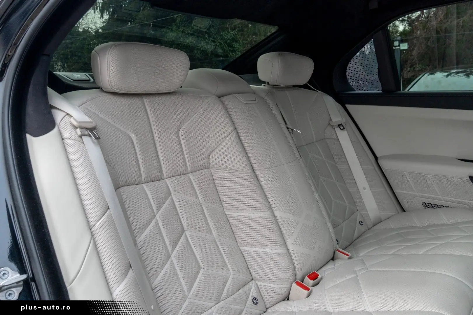 BMW 740d M SPORT.INDIVIDUAL.MASSAGE.SOFTCL.SKY.B&W.