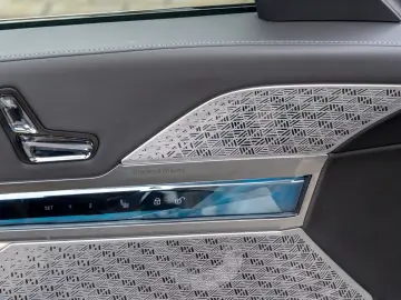 BMW 740d M SPORT.INDIVIDUAL.MASSAGE.SOFTCL.SKY.B&W.