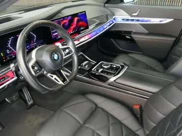 BMW 740 d xDrive M Sport ICONIC B&W HA-Lenkung PANO.