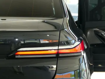 BMW 740 d xDrive M Sport ICONIC B&W HA-Lenkung PANO.