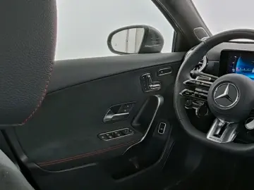 MERCEDES-BENZ A 35 AMG 4M Limousine Pano HUD 360  Burmester