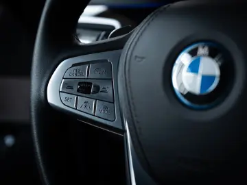 BMW 745Le xDrive LASER PANO 360  ACC