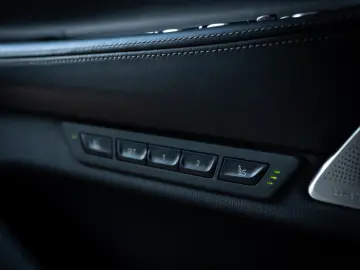 BMW 745Le xDrive LASER PANO 360  ACC