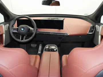 BMW iX xDrive45  Luftfederung  M Sportpaket Pro  Bow