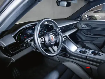 PORSCHE Taycan 4S Sport Turismo Panoramadach