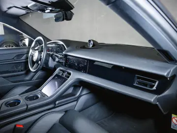 PORSCHE Taycan 4S Sport Turismo Panoramadach