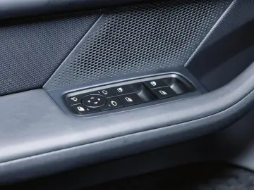 PORSCHE Taycan 4S Sport Turismo Panoramadach