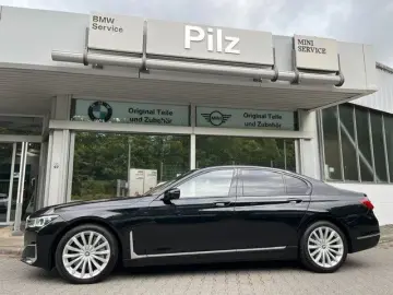 BMW 750 i xDrive   Standh. Laser TV Glasdach AHK