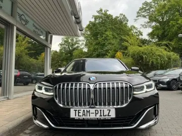 BMW 750 i xDrive   Standh. Laser TV Glasdach AHK