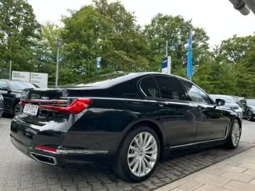 BMW 750 i xDrive   Standh. Laser TV Glasdach AHK