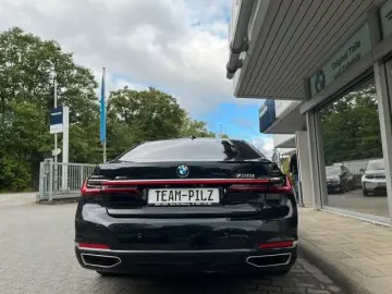 BMW 750 i xDrive   Standh. Laser TV Glasdach AHK