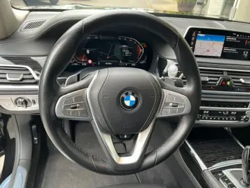 BMW 750 i xDrive   Standh. Laser TV Glasdach AHK