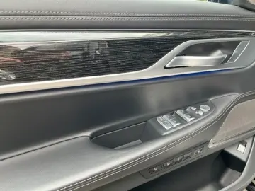 BMW 750 i xDrive   Standh. Laser TV Glasdach AHK