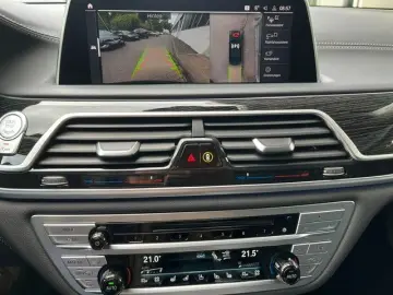 BMW 750 i xDrive   Standh. Laser TV Glasdach AHK